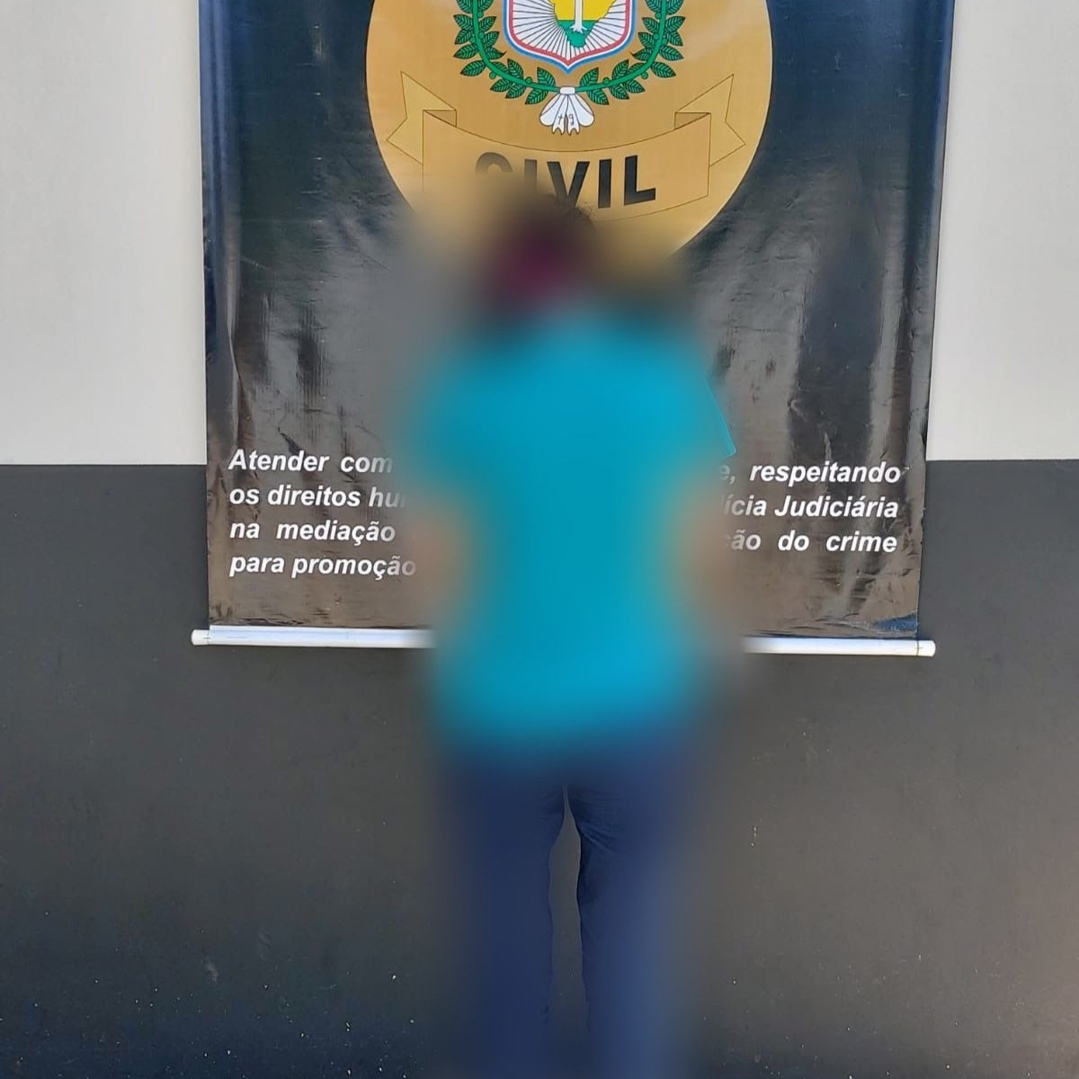 EM CALÇOENE, POLÍCIA CIVIL PRENDE MULHER ACUSADA POR ESTUPRO DE VULNERÁVEL E POR FILMAR E ARMAZENAR CENA PORNOGRÁFICA ENVOLVENDO A PRÓPRIA SOBRINHA DE 4 ANOS DE IDADE
